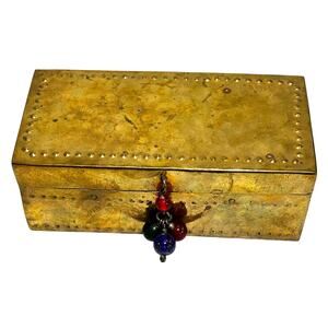 Vintage Brass napkin rings holders in hinged lid storage box gem tone beads